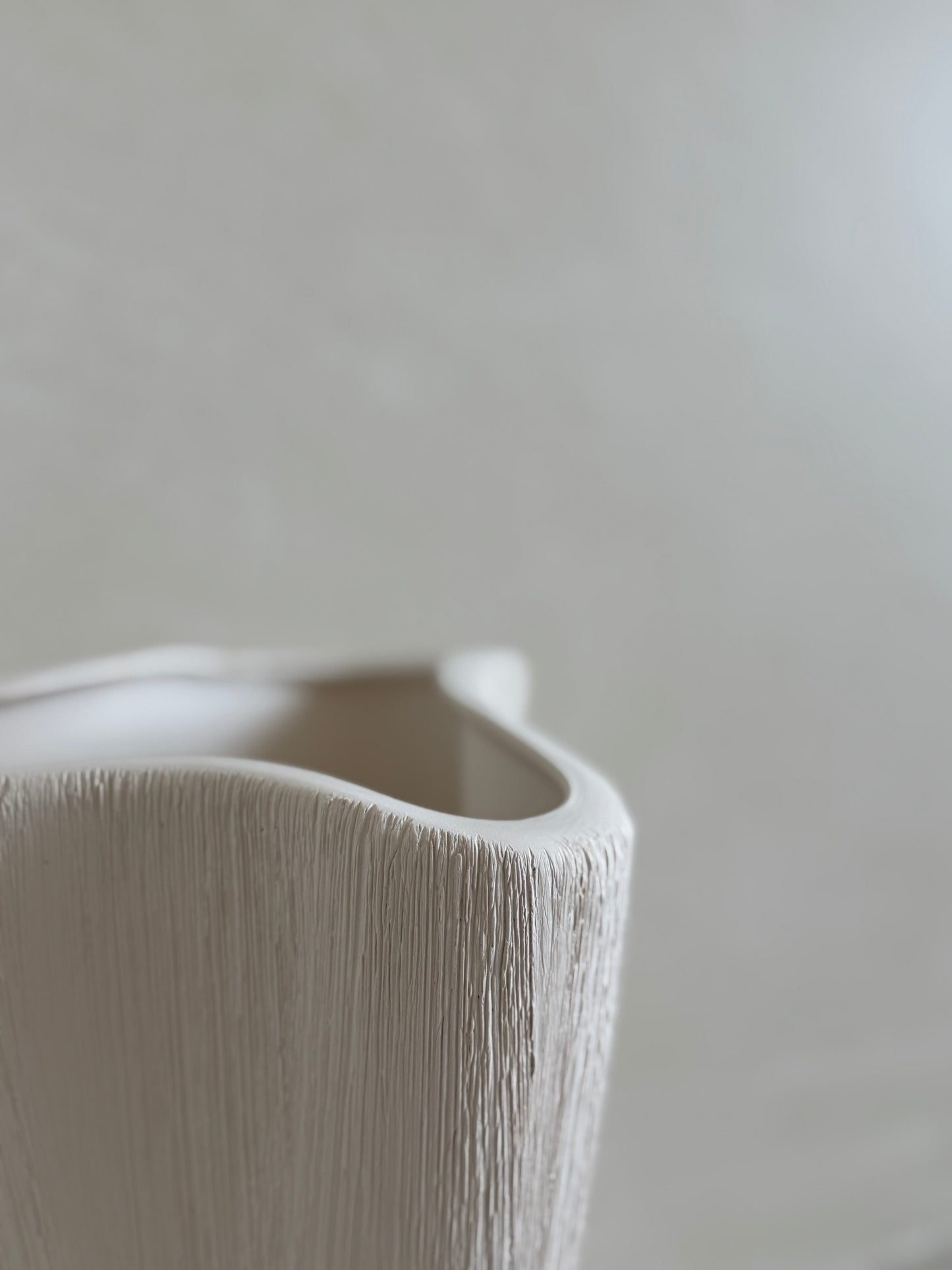 Vigo wave vase