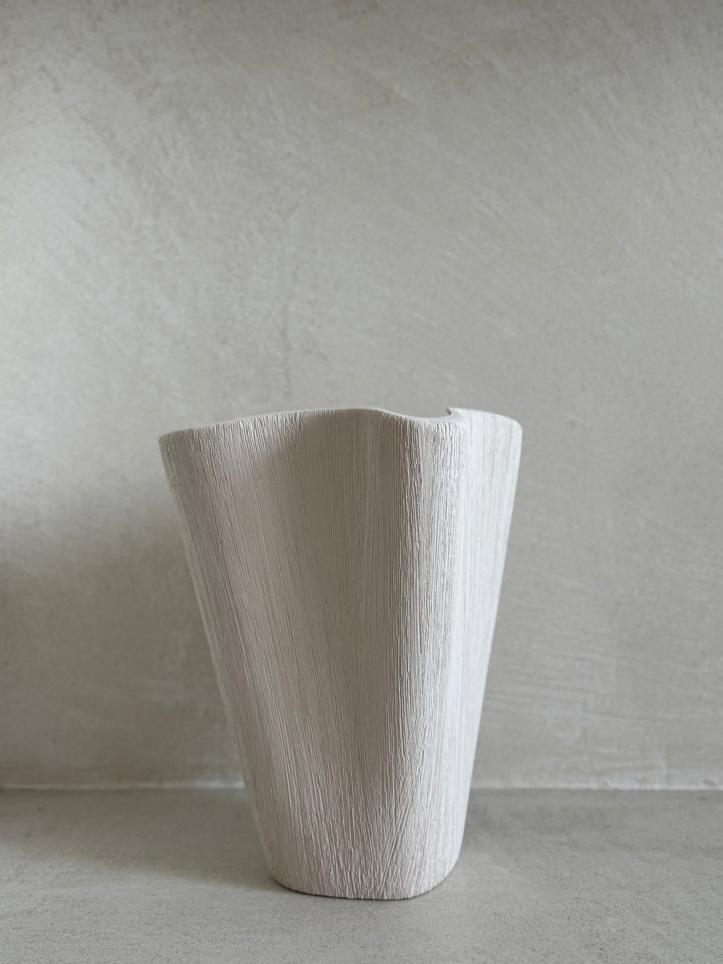 Vigo wave vase