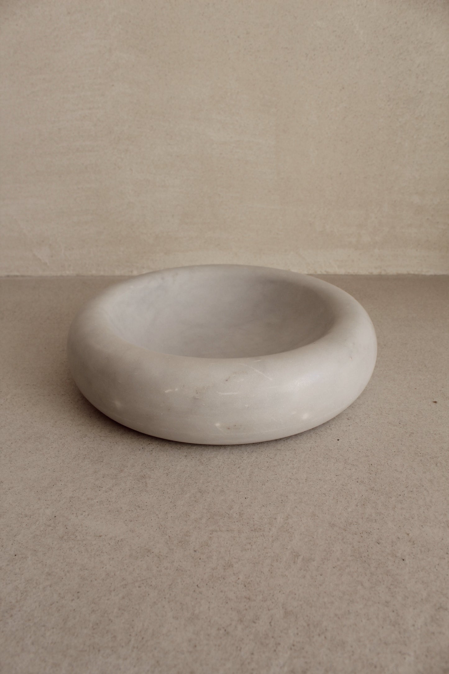 Marble bowls - white