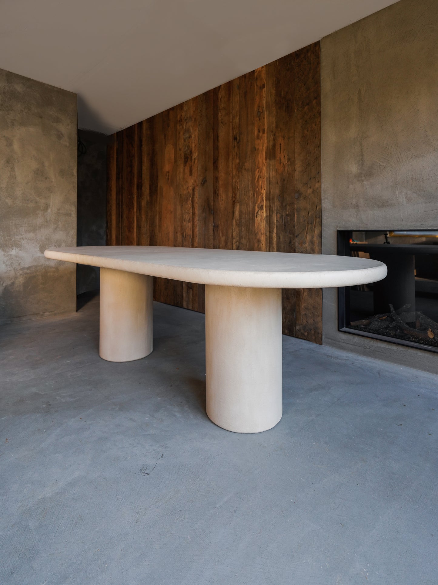 Oval dining table