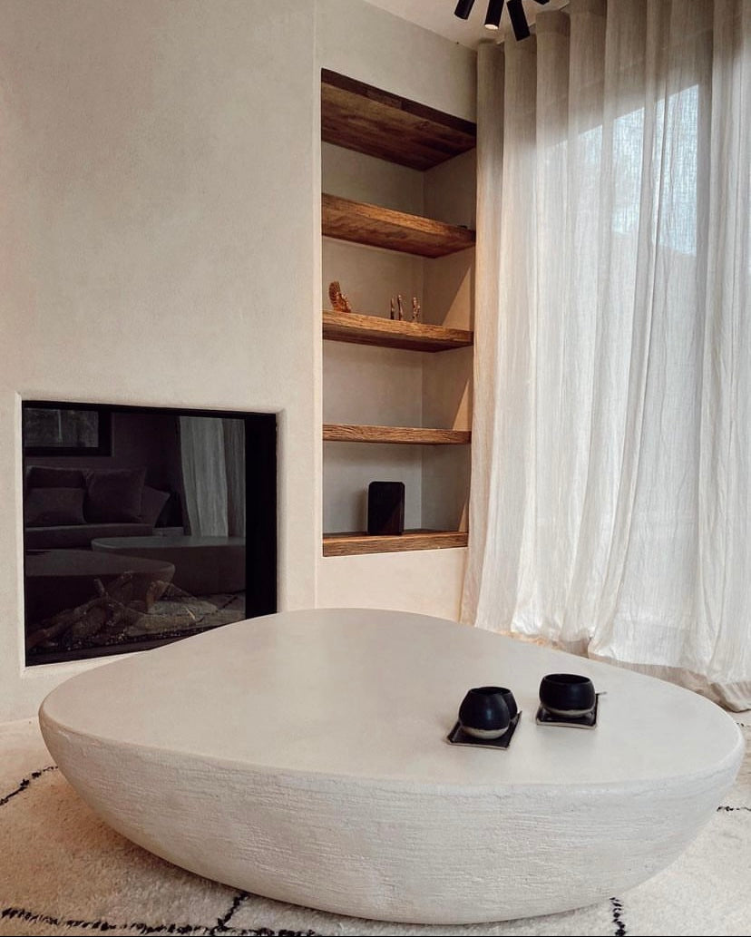 Pietra table