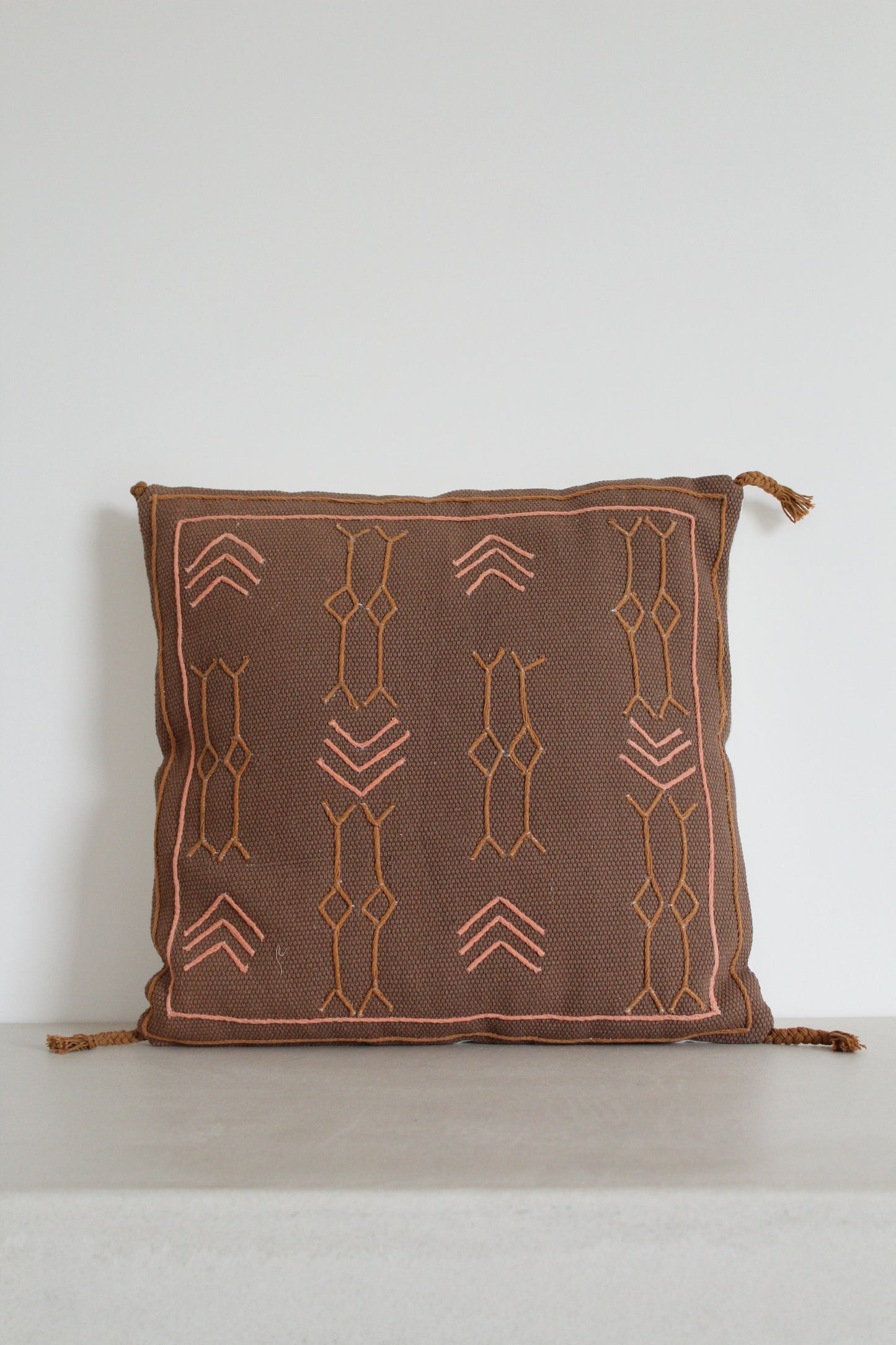 Mocha cushion square