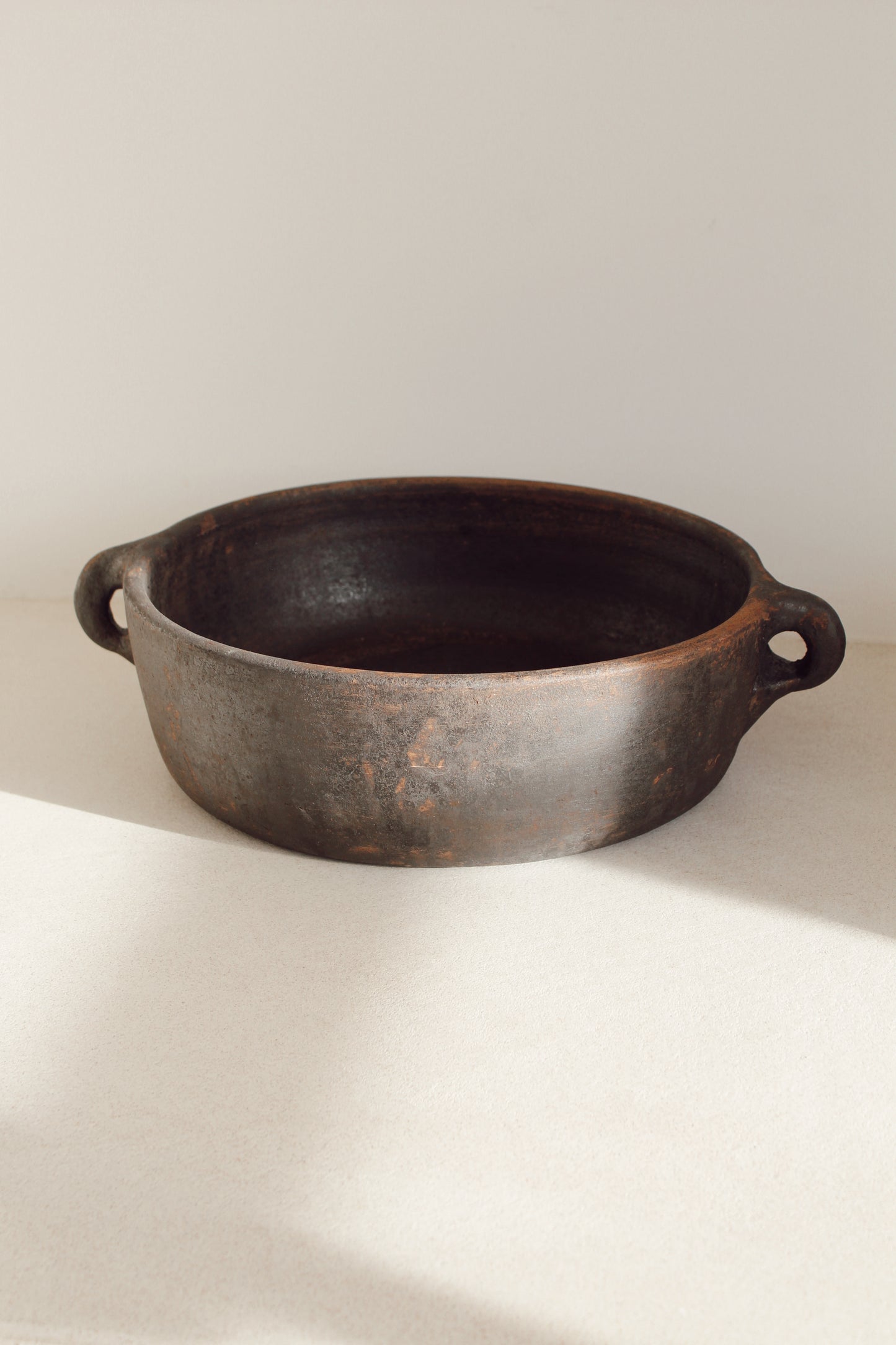 Earthern cooking tray